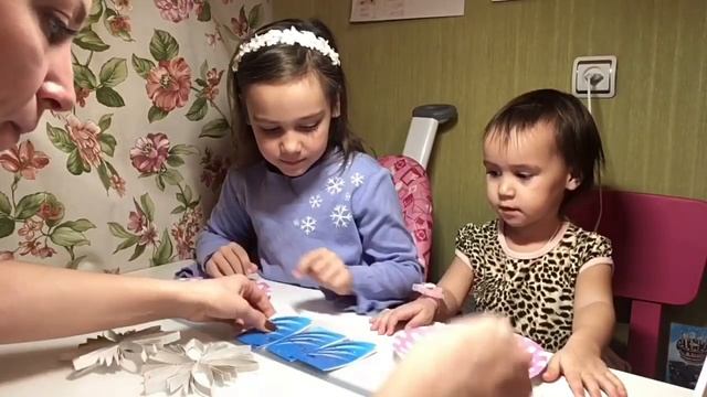 Объёмные снежинки Снежинки из втулок Скоро Новый Год смотреть онлайн