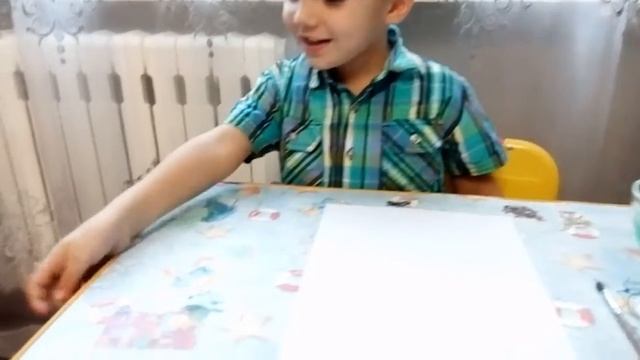 ПАЛЬЧИКОВЫЕ КРАСКИ РИСУЕМ ЕЛОЧКУ ЛАДОШКАМИ НА РАЗВИВАЮЩЕМ КАНАЛЕ НОЖКИ ДОРОЖКИ смотреть онлайн