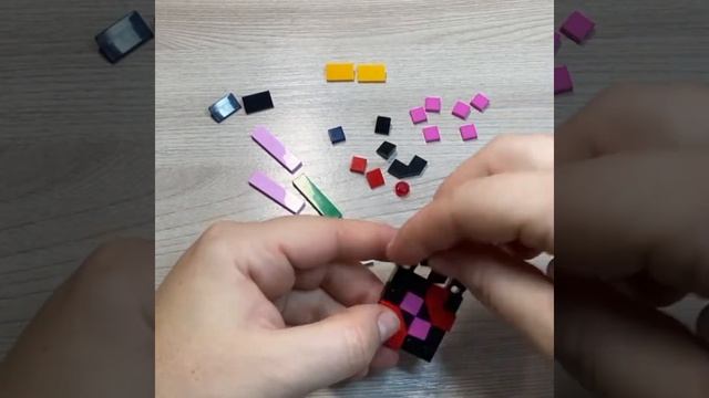 Украшение из Лего. Поделки из Лего.