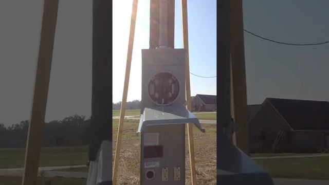 Electrical Temporary Pole Intstalled by Savoski's Electrical.MOV смотреть онлайн