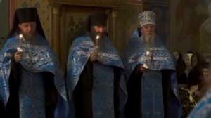 Архангельский глас/ вопием Ти, Чистая:/ радуйся,/ Благодатная,// Господь с Тобою.