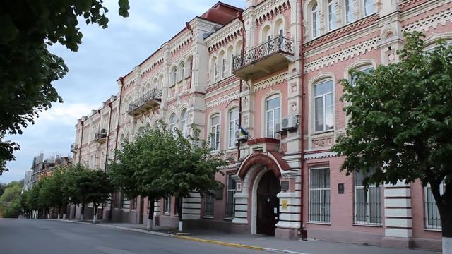 Умань. Вечірня прогулянка центром міста. смотреть онлайн