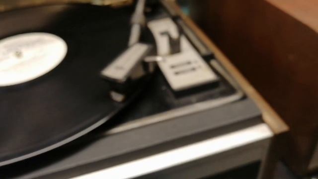 Электрофон Мелодия 103 стерео. смотреть онлайн