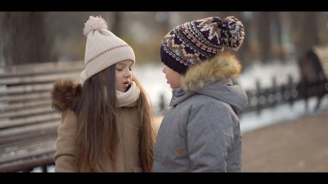 Дети и Кавалер Кинг Чарльз Спаниели