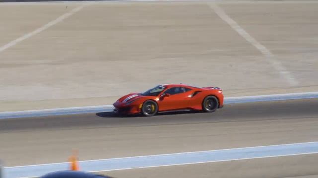 DRVING THE FERRARI 488 PISTA AT EXOTICS RACING LAS VEGAS смотреть онлайн