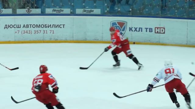 Красные VS Белые: "Автомобилист" провёл двусторонку смотреть онлайн