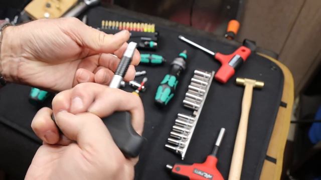 Wera Ratcheting T-Handle 1/4" square reversible locking driver. What more could you ask for? смотреть онлайн