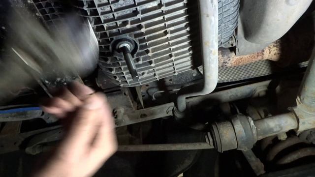 Сливная пробка масла на Ивотеке