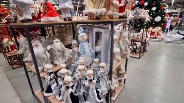 Мир новогодних игрушек и очень красивых новогодних украшений смотреть онлайн