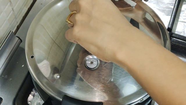 Hyderabadi Chicken Dum Biryani { ಹೈದರಾಬಾದಿ ಚಿಕನ್ ದಮ್ ಬಿರಿಯಾನಿ } don't miss it смотреть онлайн