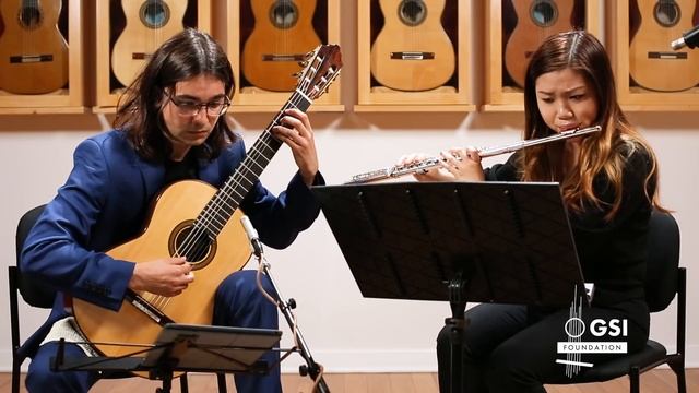 Piazzolla "Concert d"Aujourd'hui" from "Histoire du Tango" played by Tomasz Fechner and Deanna Pyeo смотреть онлайн
