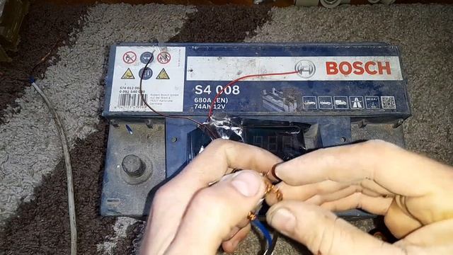 Як зарядити телефон від акумулятора смотреть онлайн