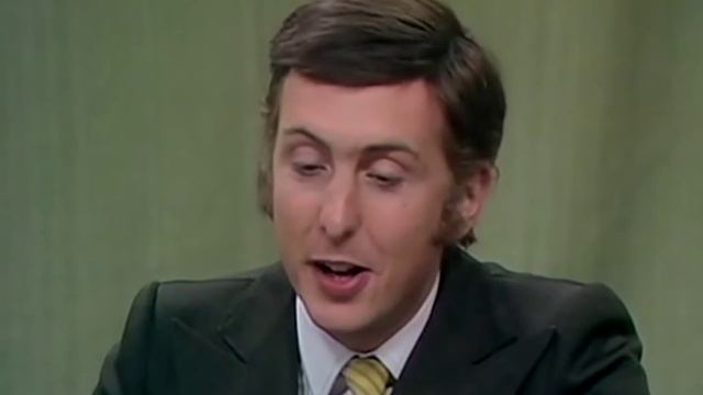 Monty Python "Worlds Forum" смотреть онлайн
