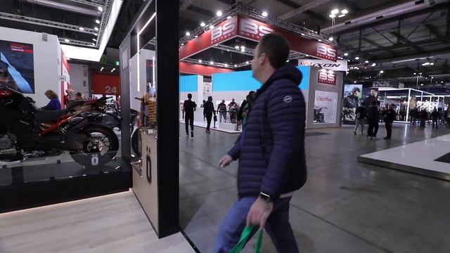 VOGE, SWM и CFMOTO. EICMA 2023. Мотовыставка в Милане. смотреть онлайн