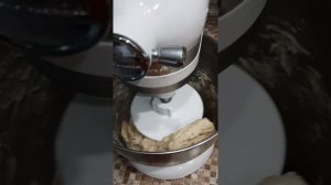Замес теста на хлеб в планетарном миксере Kitchen Aid