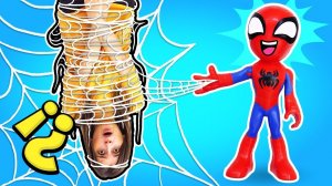 Паучок увеличился! Тойклаб и игрушки из мультфильма Человек Паук спасают друга