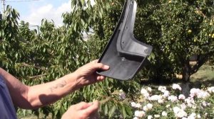 Как своими руками произвести ремонт брызговиков