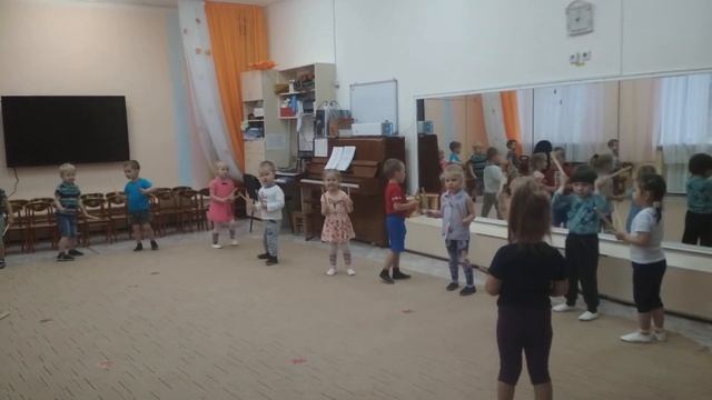 Танец с палочками 2020 г. смотреть онлайн