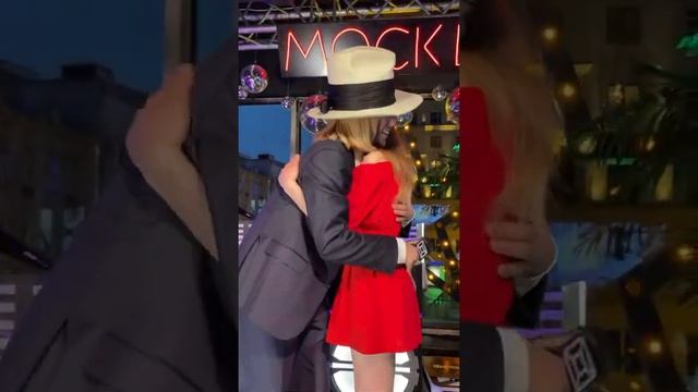 Сергей Зверев получил необычный подарок-его реакция!? смотреть онлайн