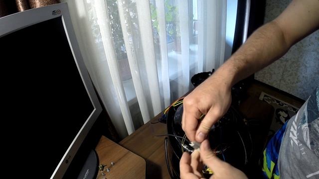 Ремонт и разборка Мультиварки REDMOND SkyCooker RMC M92S смотреть онлайн