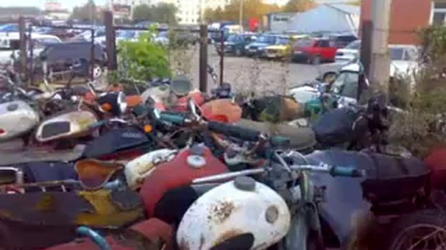 Свалка Мото. 