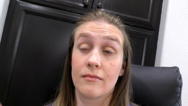 My Makeup Routine! Mom Let's Me Do Her Makeup!!! смотреть онлайн