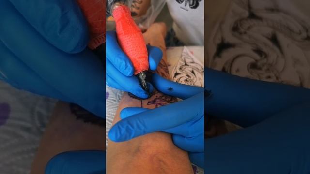 Мая первая татуировка: дракон Хаку из аниме "Унесенные призраками" смотреть онлайн