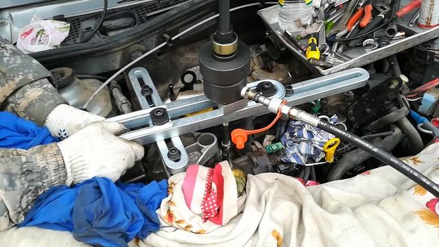 Dacia (Renault Sandero) удаление остатков форсунки смотреть онлайн