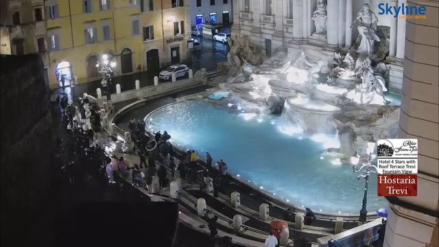 Вид на фонтан Треви в Риме (онлайн)
