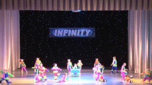 6. Студия "INFINITY". Танец "Человечки сундучные".