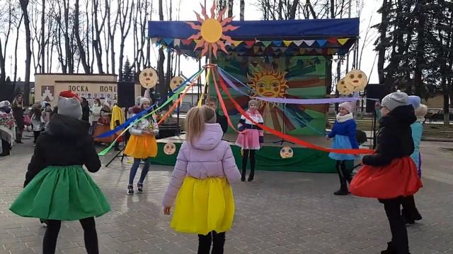 Хоровод с лентами / МАСЛЕНИЦА смотреть онлайн