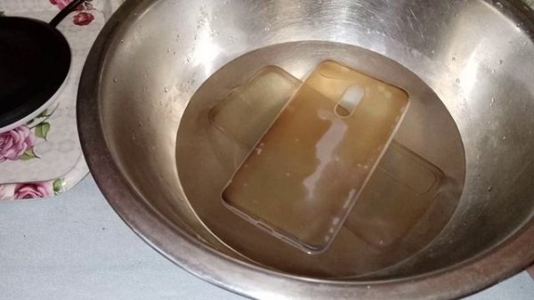 Избавляемся от желтизны на силиконовых чехлах.