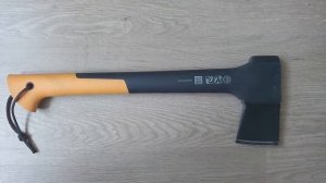 Обзор топора Fiskars X-10.