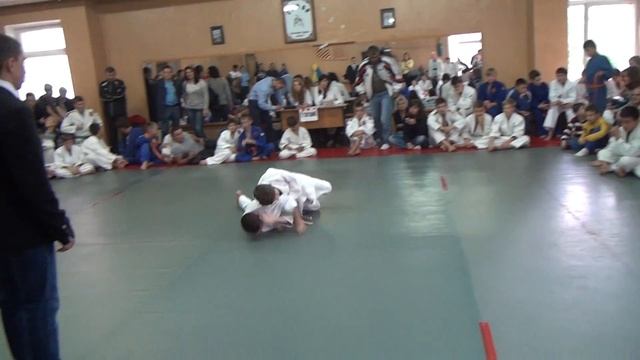 Сторчак Вова - Нужненко Дмитрий . -42 кг. Первенство Деснянского района Киева. 13.09.2015 смотреть онлайн