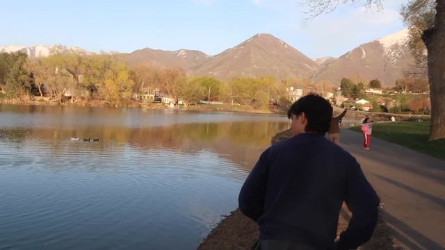 DAY AT THE LAKE! (THINGS GET CRAZY!) смотреть онлайн