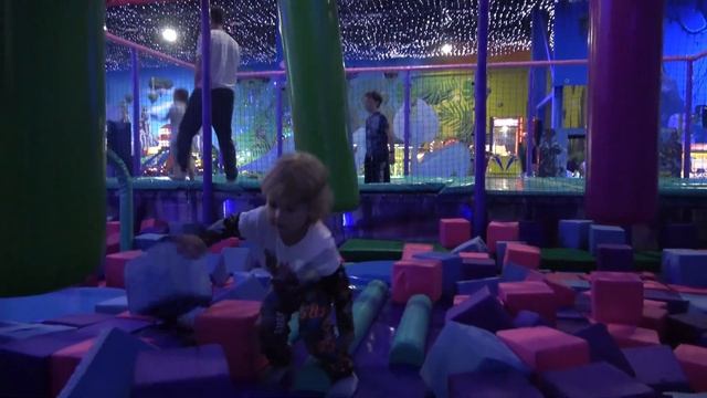 Детская площадка игровая комната для детей смотреть онлайн