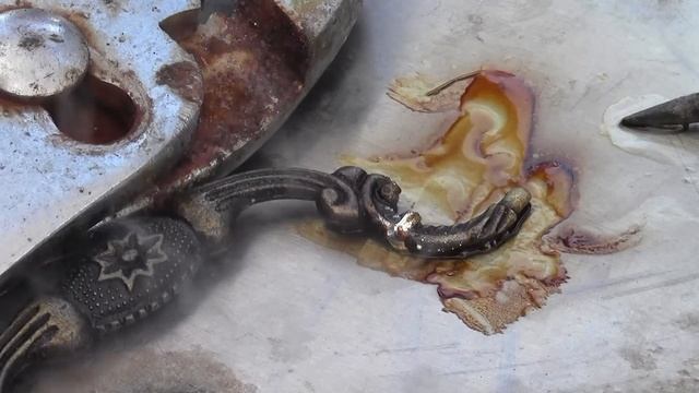 Antique Spelter or Zinc Die Cast Jewelry Box Handle Repair with Low Temp Solder смотреть онлайн