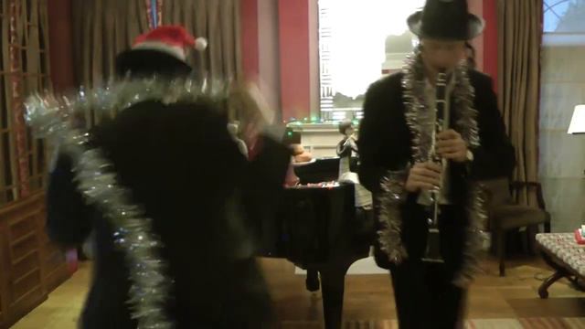 Jingle Bells - Jewish way by KlezMozarts смотреть онлайн
