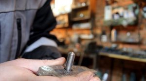 Лайфхак для утапливания тормозных цилиндров в суппорт при замене колодок.