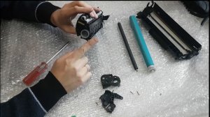 Разборка и заправка картриджа Hp Q2612A. Какие запчасти в нем стоят и какую функцию выполняют.