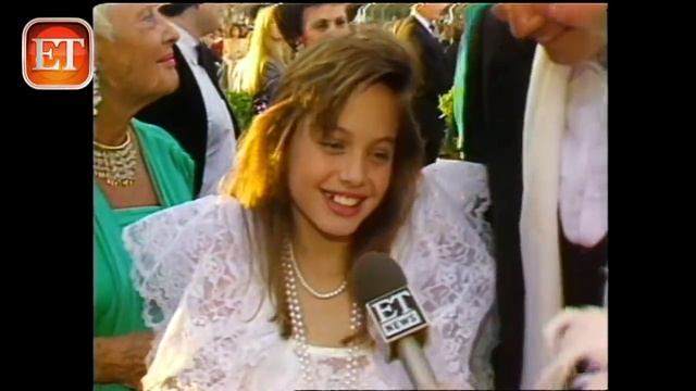 Oscars Flashback '86: 10-Year-Old Angelina Jolie смотреть онлайн