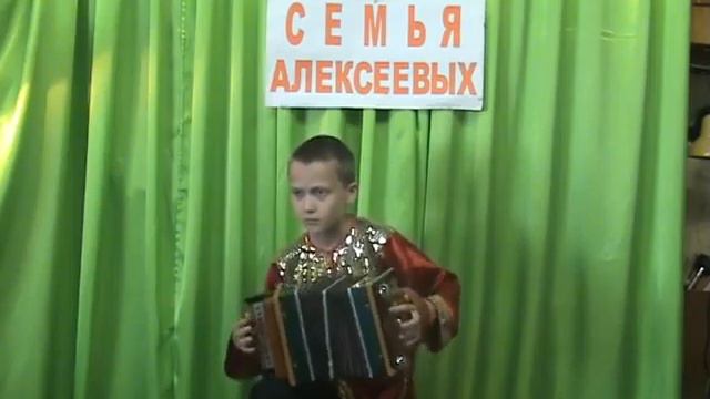 Саратовская гармонь Мишка с куклой Алексеев Царь MPG смотреть онлайн