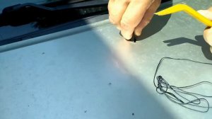 Как заменить форсунку омывателя лобового стекла Toyota Camry 2004г