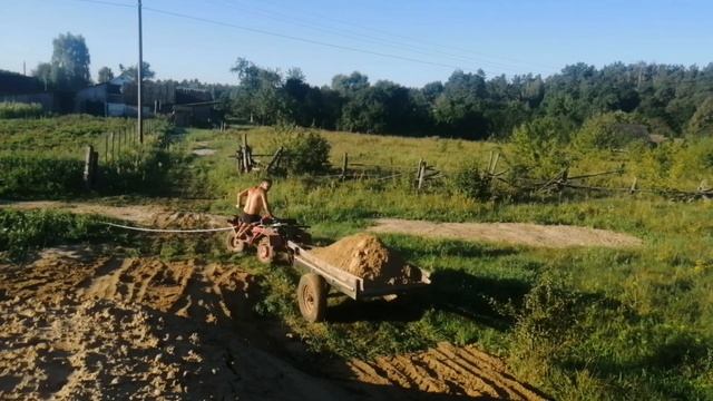 Убираюсь после экскаватора ,делаю откосы и копаю дальше .