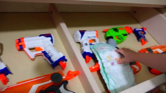 NERF WAR FOR SURVIVAL! ZOMBIE Нерф Война за Выживание смотреть онлайн