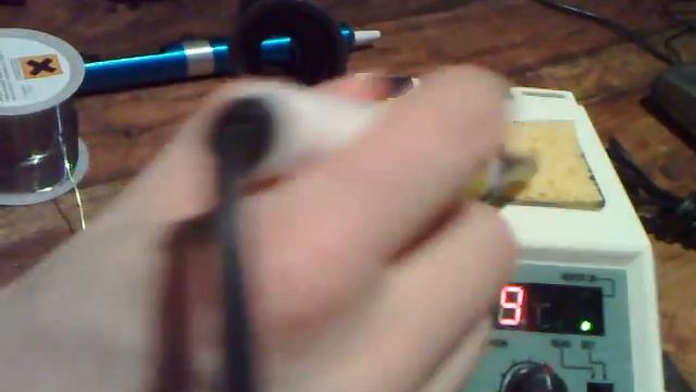 NEWBIE Crash course in Soldering Part 3/7 смотреть онлайн