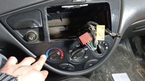 Как снять блок управления кондиционером печкой Ford Focus 1. #RAZNOBOY #FordFocus1 #фордфокус1