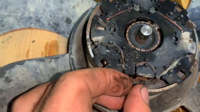 Греется Опель Виваро. Ремонт вентилятора радиатора Opel Vivaro смотреть онлайн