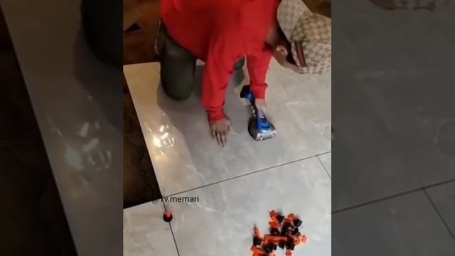 Как правильно класть плитки больших размеров. смотреть онлайн