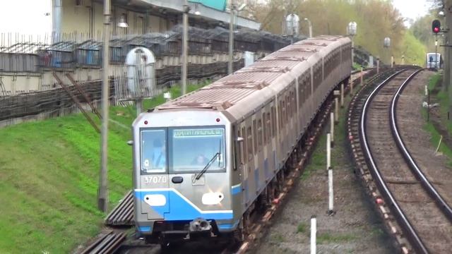 Электропоезд 81-760/761 "Ока" №04 с рейсом "Щёлковская - Пятницкое Шоссе" смотреть онлайн
